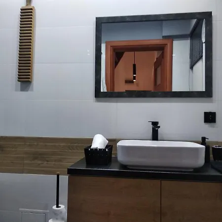 Copernicus 10 דירה *